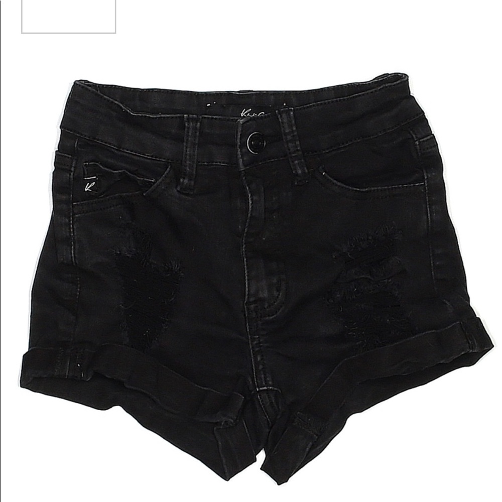 Kancun black ripped shorts.